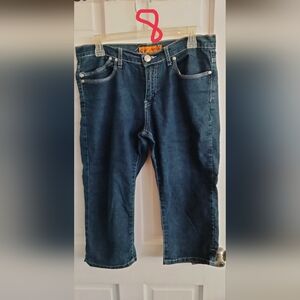 Out Jeans Women's Dark Blue Denim Capris - Classic Comfort
